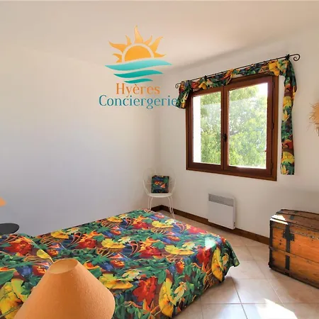 Villa Beau Rouge-Pieds Dans L'Eau-Villa 4 Chambres Sans Piscine Carqueiranne